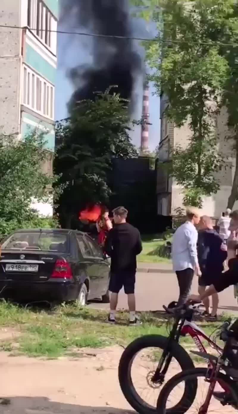 В результате пожара сгорел автомобиль в Орехово-Зуево.