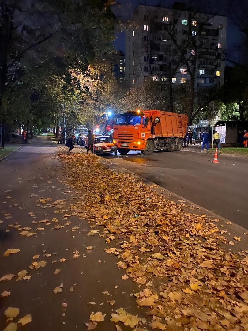 Неравная битва представителей отечественного автопрома на Стрелецкой улице.