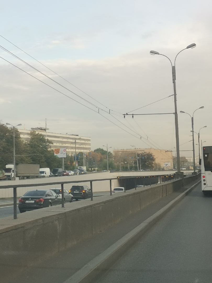Каширское шоссе перед тоннелем к Варшавке, левый ряд