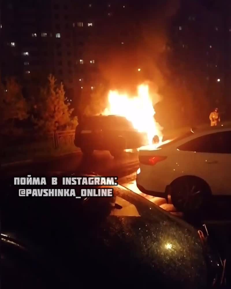 Ильинский бульвар, Красногорск, горит BMW Х5