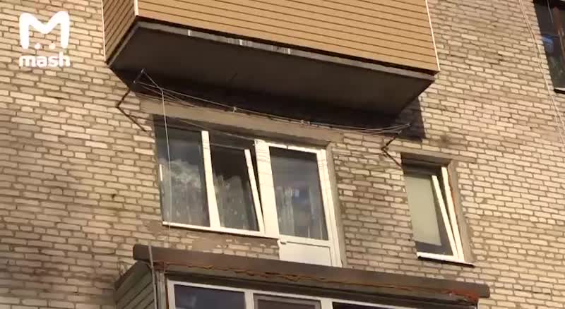 В Московской области ребёнок упал с третьего этажа, потому что у семьи нет денег на достройку балкон...
