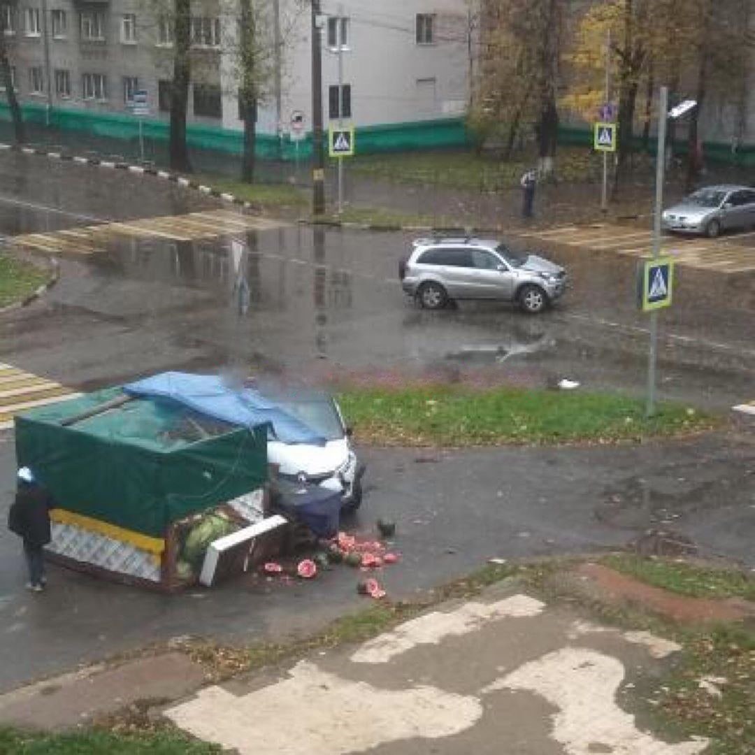 ДТП в Люберцах на ул. Строителей, пострадали бахчевые.
